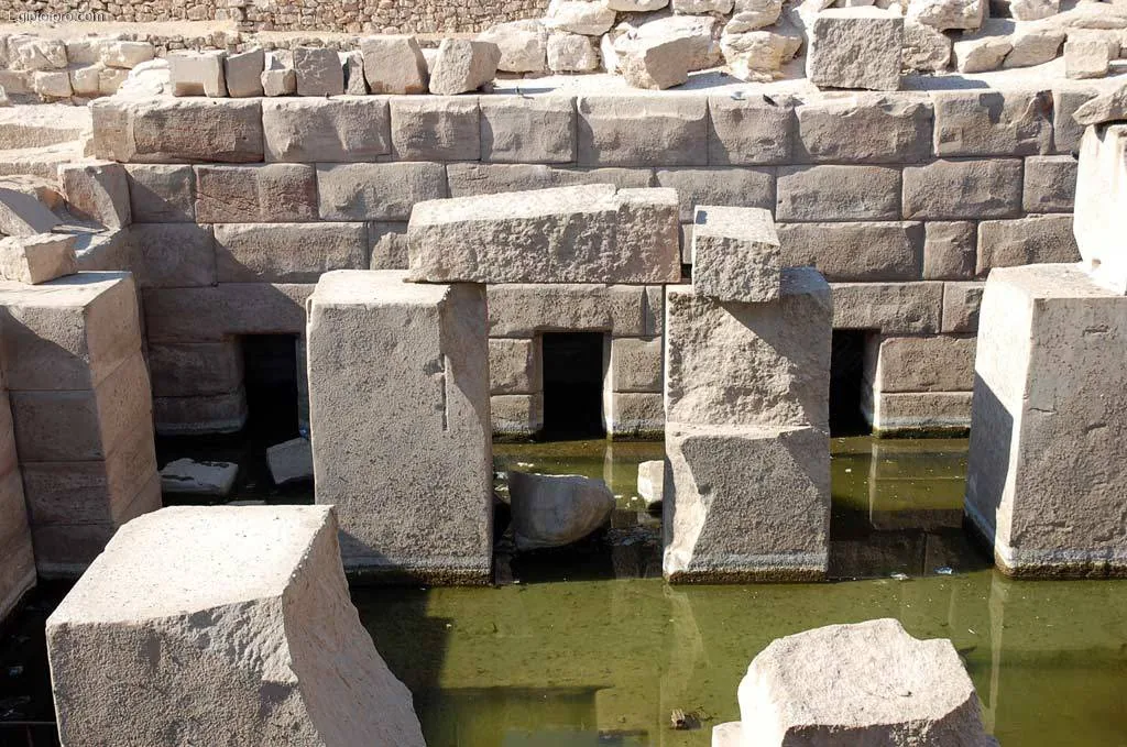 Hieroglyphic inscriptions near the Osireion
